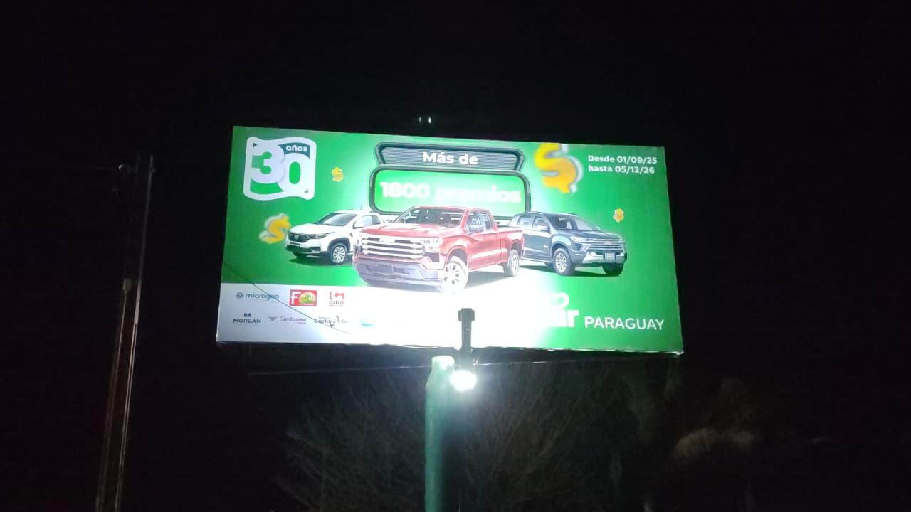 Cartel publicitario en ruta